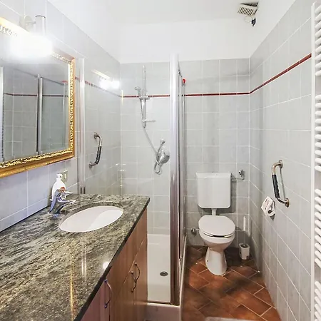 Leonard By Interhome شقة
